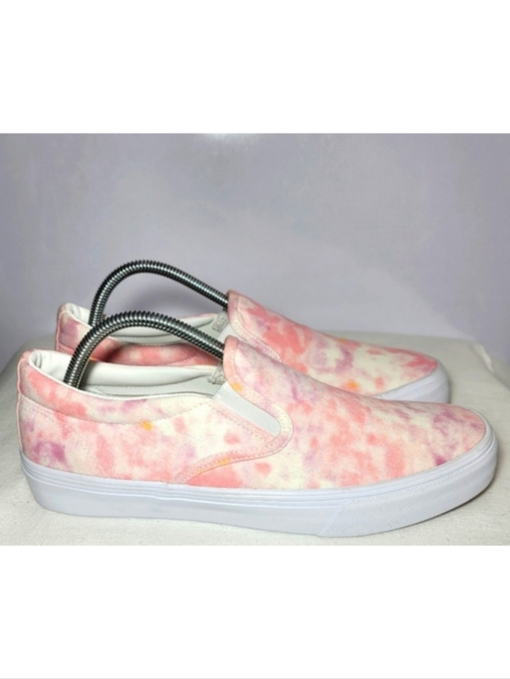 No Boundaries Women Size 10 Twin Gore slip ons.